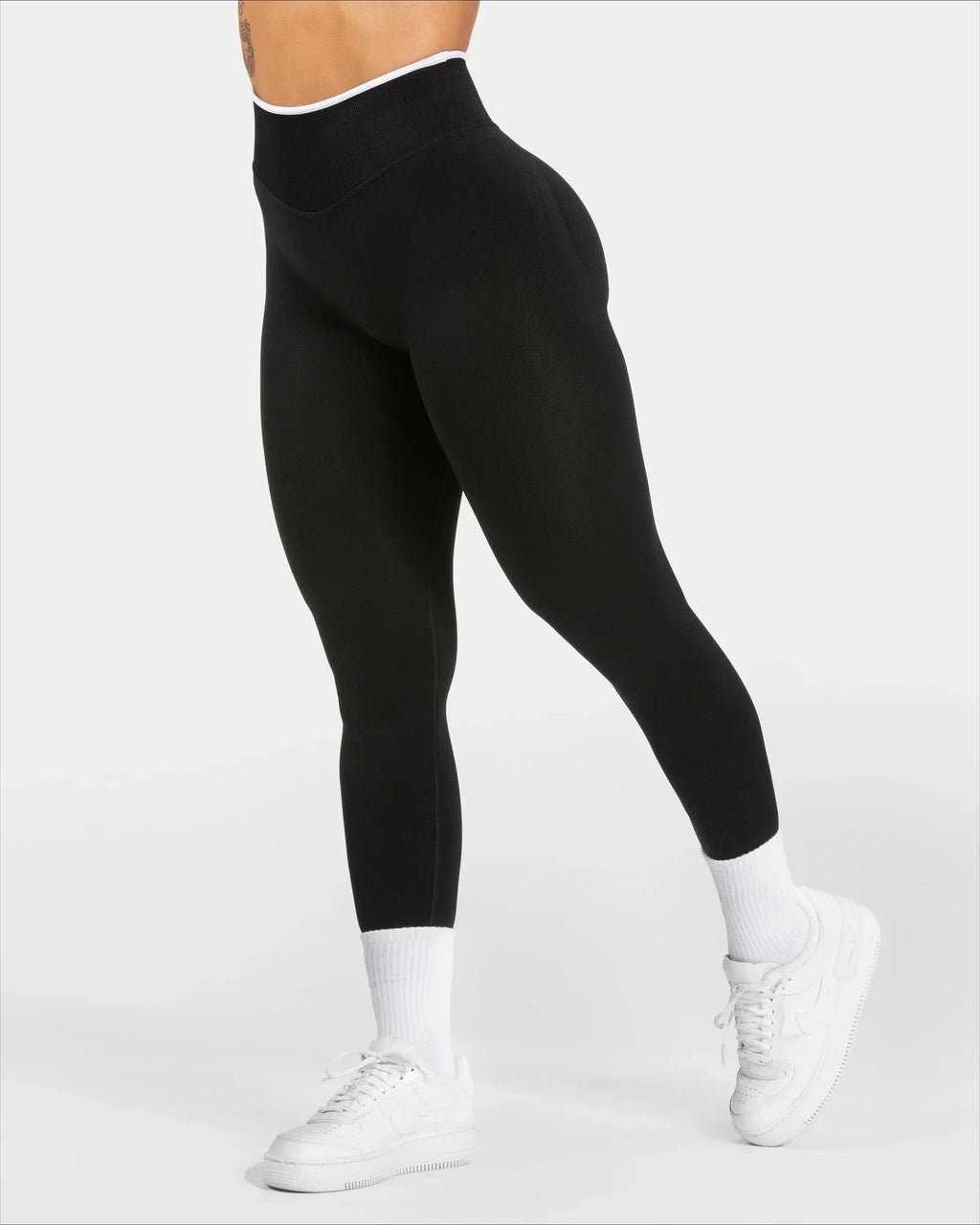 Contour Edge Legging